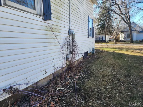 $58,000 | 216 South Pine Street, Stonington, IL 62567