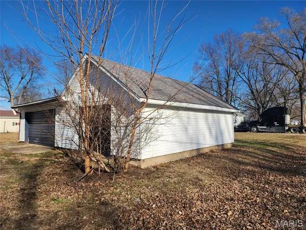 $58,000 | 216 South Pine Street, Stonington, IL 62567