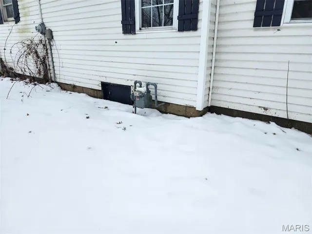 $74,900 | 216 South Pine Street, Stonington, IL 62567