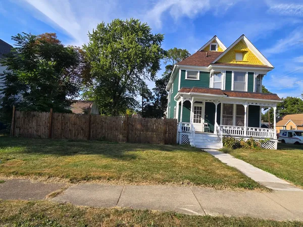 $274,900 | 702 Franklin Street, Waukegan, IL 60085