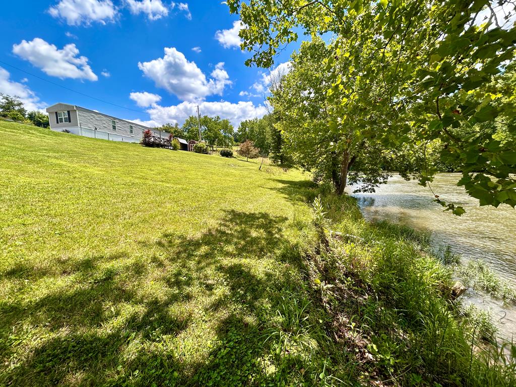 2364 Cedar Cliff Road Honaker, VA 24260 - Photo 6 of 27 Gallery Image 6