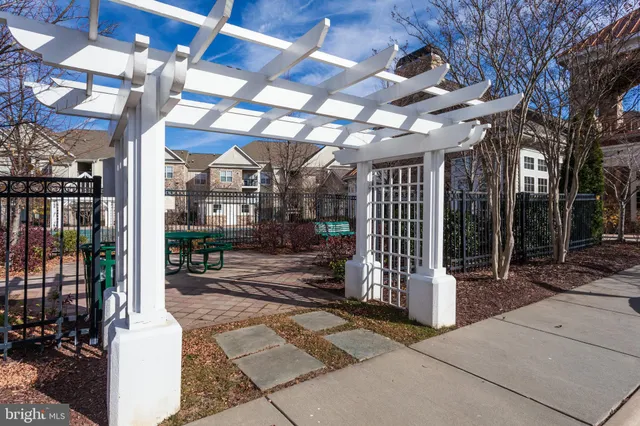 $425,000 | 13405 Connor Drive, Unit T, Centreville, VA 20120