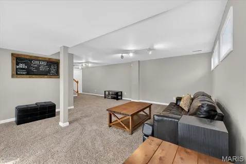 $709,900 | 927 Baintree Lane, Ballwin, MO 63011