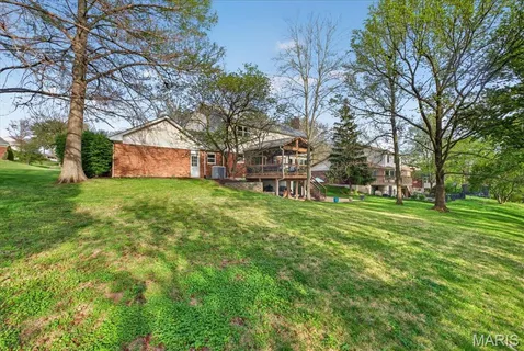$709,900 | 927 Baintree Lane, Ballwin, MO 63011