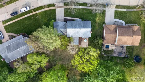 $709,900 | 927 Baintree Lane, Ballwin, MO 63011