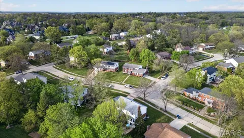 $709,900 | 927 Baintree Lane, Ballwin, MO 63011