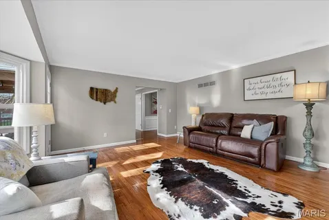 $709,900 | 927 Baintree Lane, Ballwin, MO 63011