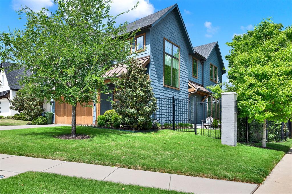 452 Jones Street Grapevine, TX 76051 - Photo 30 of 38 Large corner lot gives you lots of extra room in the backyard and side yard.