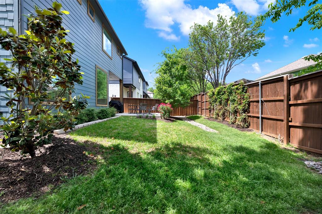 452 Jones Street Grapevine, TX 76051 - Photo 33 of 38 Plenty of space for kids and pet to play, and for even more gardens!