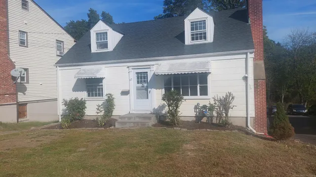 $3,295 | 62 Euclid Avenue, Stamford, CT 06902