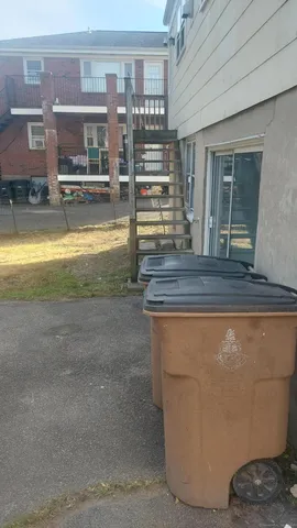 $3,295 | 62 Euclid Avenue, Stamford, CT 06902