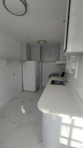 $3,295 | 62 Euclid Avenue, Stamford, CT 06902