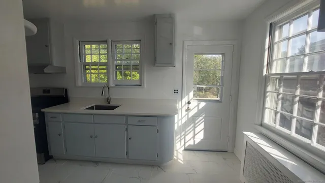 $3,295 | 62 Euclid Avenue, Stamford, CT 06902