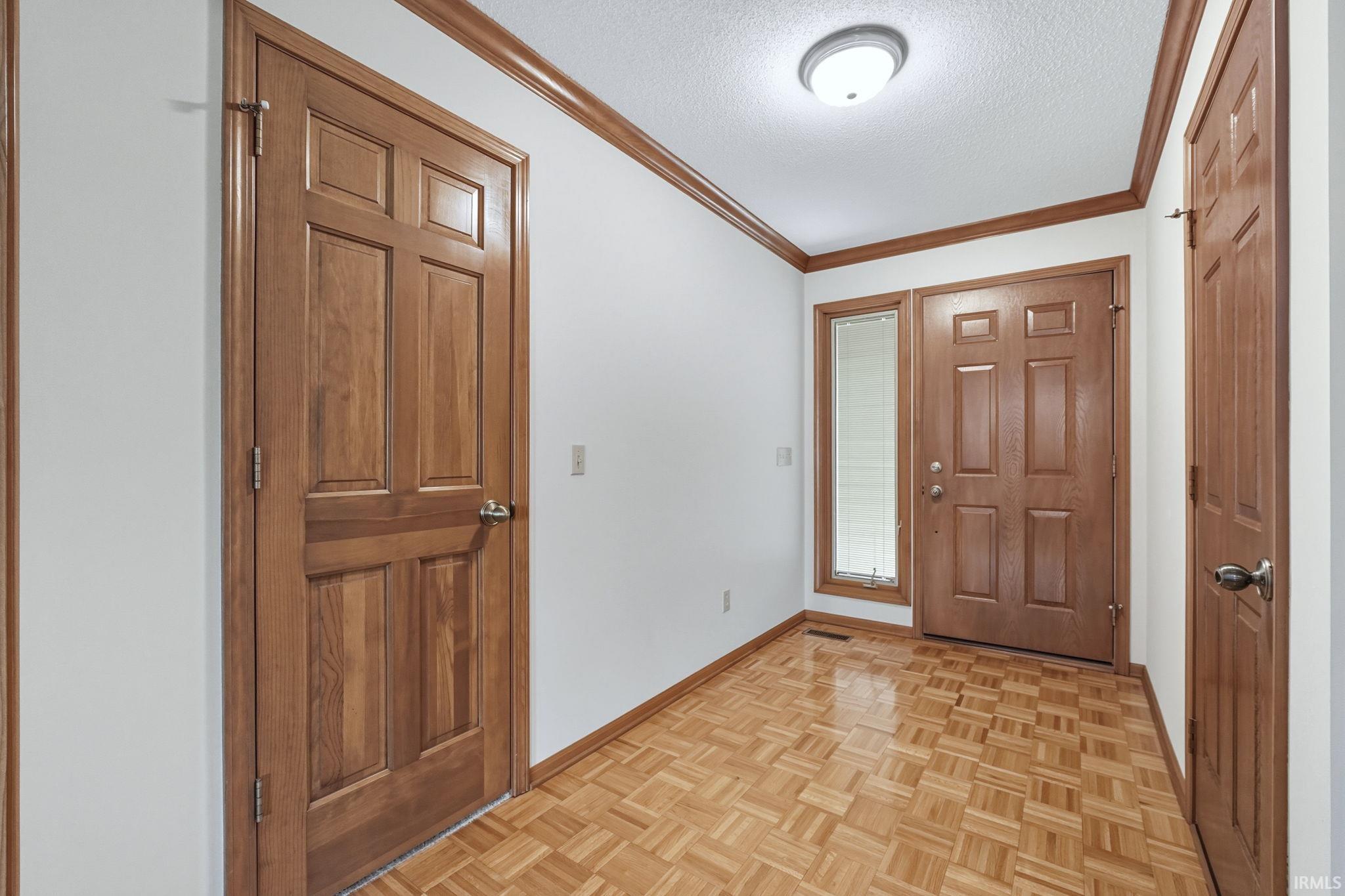 1521 Spring Cress Road Fort Wayne, IN 46814 - Photo 4 of 26
