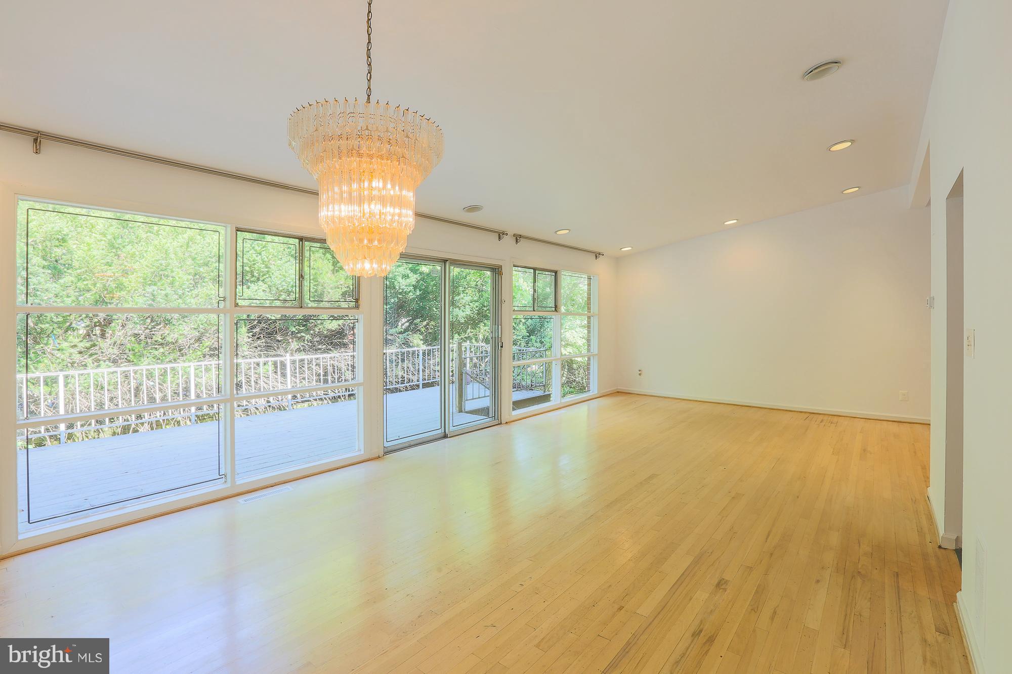 2317 Rogene Drive Baltimore, MD 21209 - Photo 11 of 30 Living Room