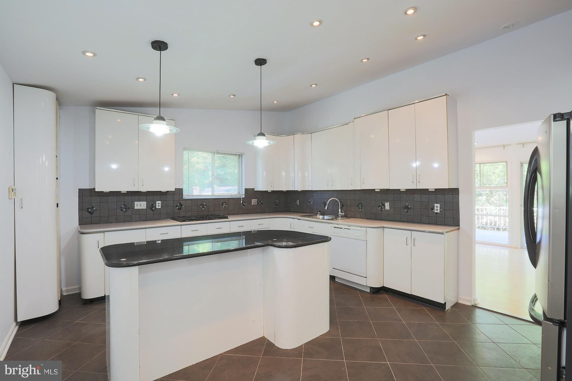 2317 Rogene Drive Baltimore, MD 21209 - Photo 13 of 30 Kitchen