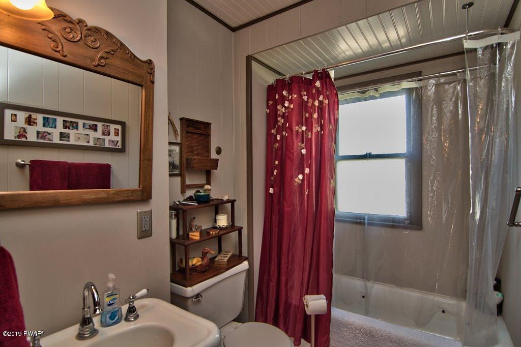 400 Honesdale Road Waymart, PA 18472 - Photo 15 of 66 First Floor Bathroom