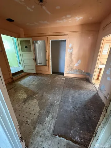 a view of walk in closet