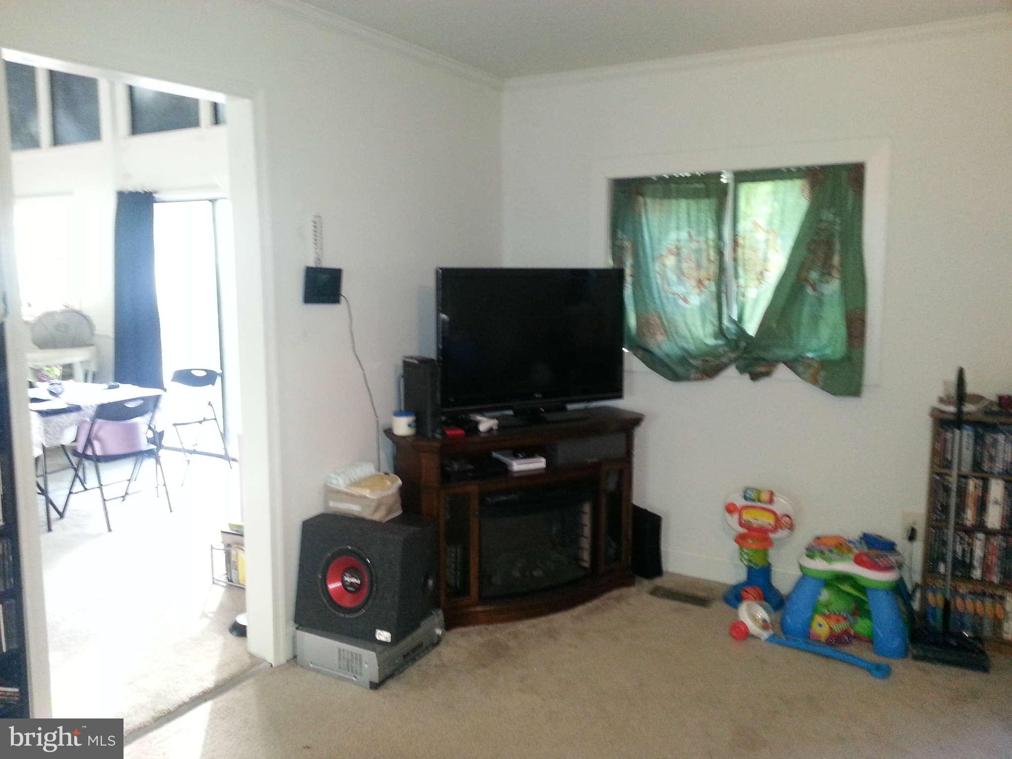 370 Nancy Jack Road Gerrardstown, WV 25420 - Photo 6 of 30 Living Room