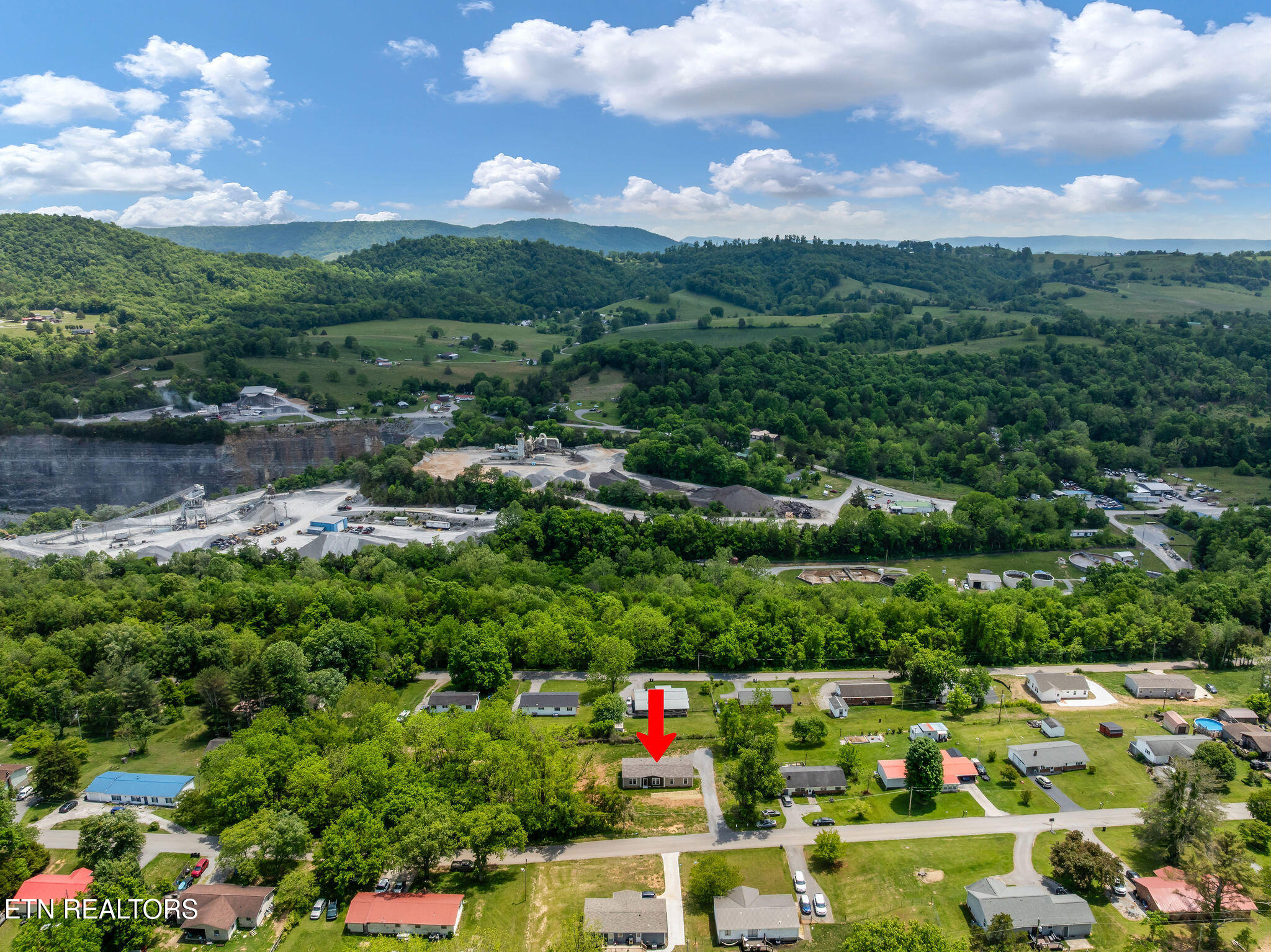 413 Whitaker Street Tazewell, TN 37879 - Photo 47 of 54 DJI_0642(1)