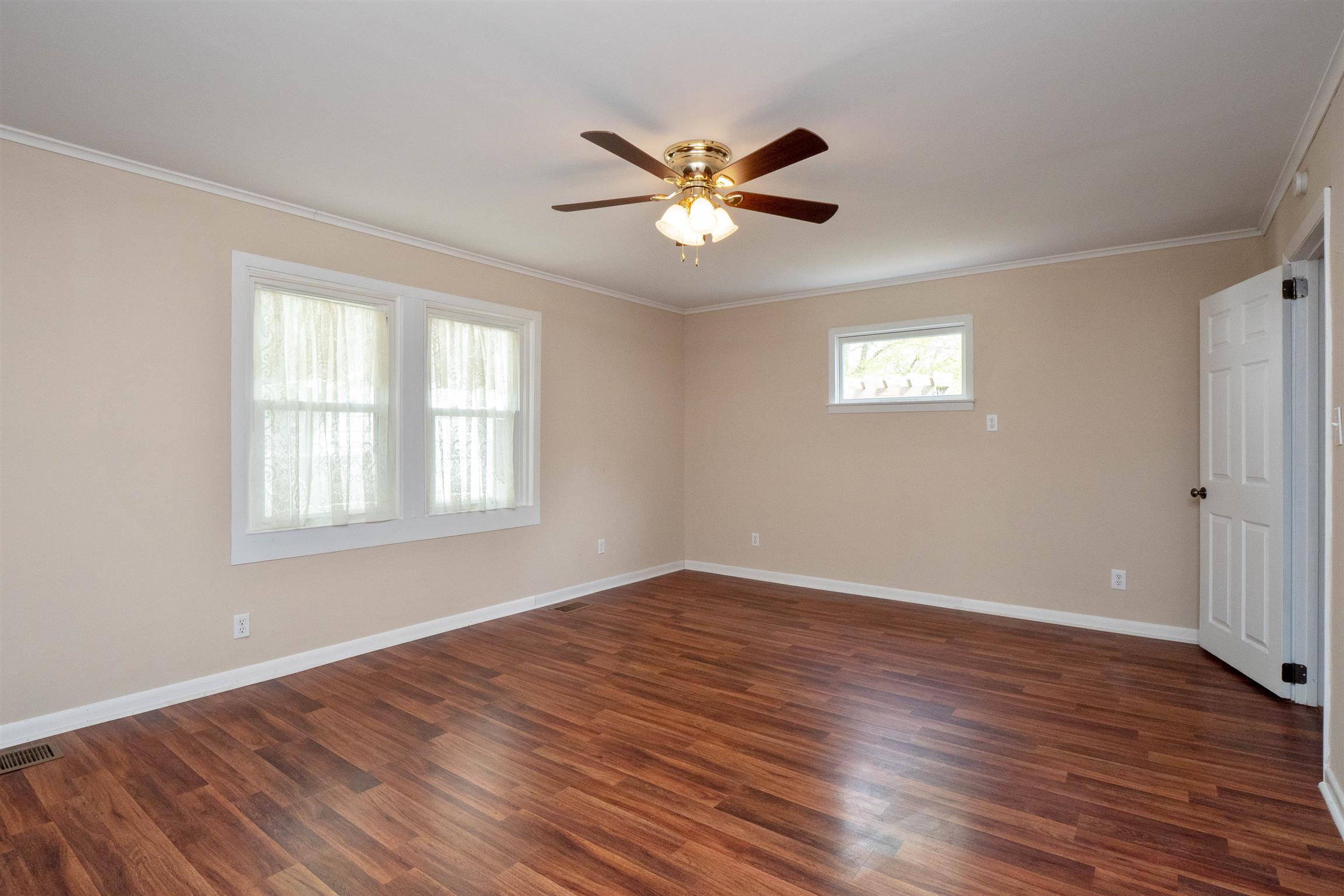 2304 Ruth Street Springfield, TN 37172 - Photo 15 of 21 Additional view of large bedroom