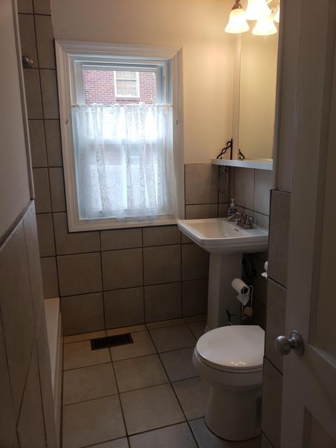 2304 Ruth Street Springfield, TN 37172 - Photo 17 of 21 Full bath with new tile.
