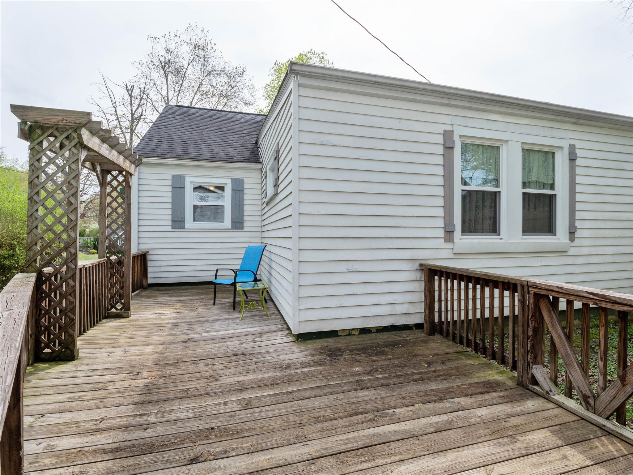 2304 Ruth Street Springfield, TN 37172 - Photo 4 of 21 Roomy deck for relaxing and entertaining.