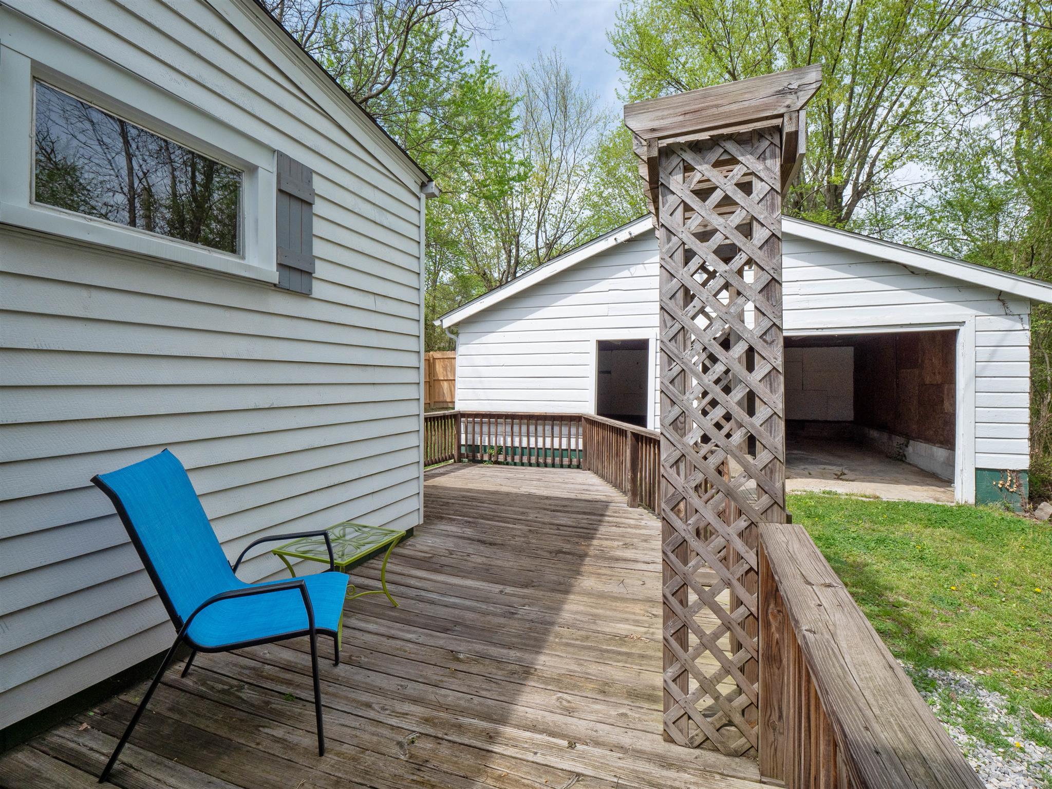2304 Ruth Street Springfield, TN 37172 - Photo 5 of 21 Side deck and detached garage behind the home.