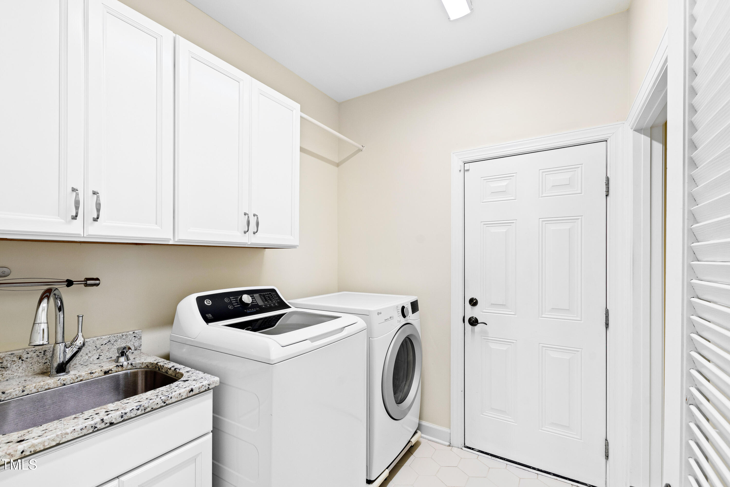 2021 Heritage Pines Drive Cary, NC 27519 - Photo 34 of 50 Heritage (25)