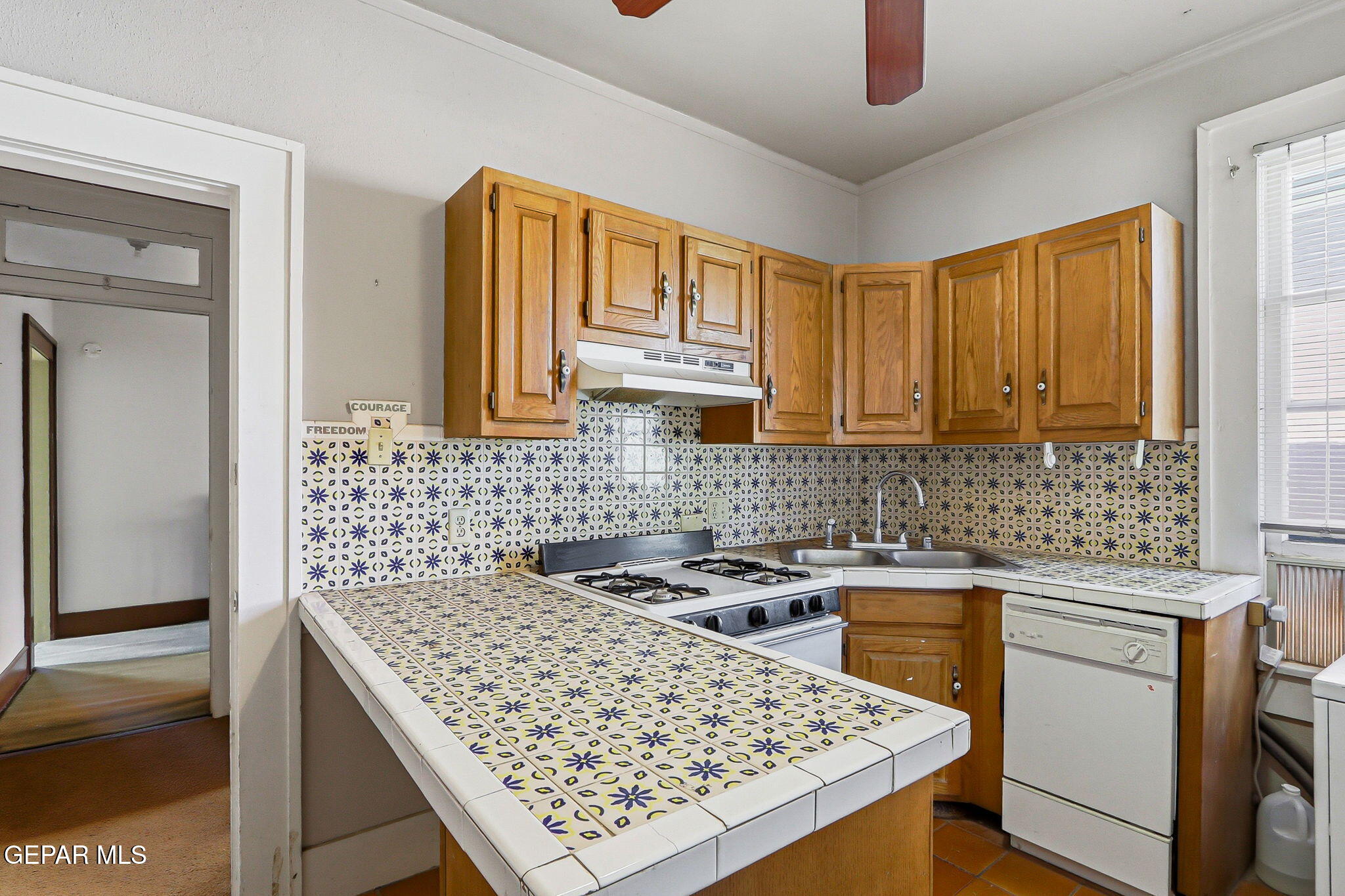 1016 East Rio Grande Avenue, Unit 3 El Paso, TX 79902 - Photo 14 of 31 14-web-or-mls-IMG_2543