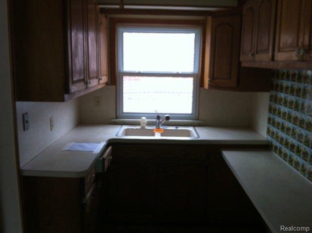 18954 Edinborough Road Detroit, MI 48219 - Photo 6 of 15 kitchen