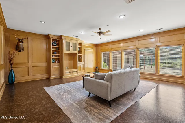 $729,900 | 5054 Veazey Road, Coldwater, MS 38618