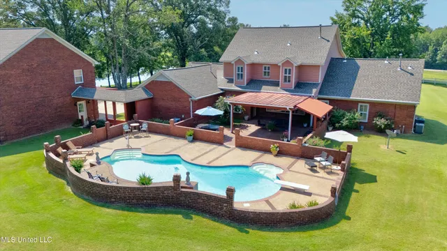 $729,900 | 5054 Veazey Road, Coldwater, MS 38618