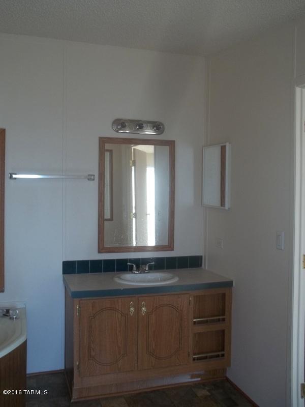 13310 North Derringer Road Marana, AZ 85653 - Photo 14 of 18