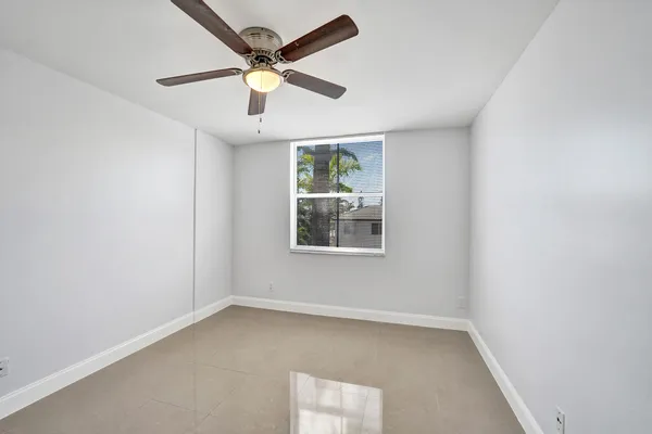 $2,300 | 1450 Southeast 3rd Avenue, Unit 305, Dania Beach, FL 33004