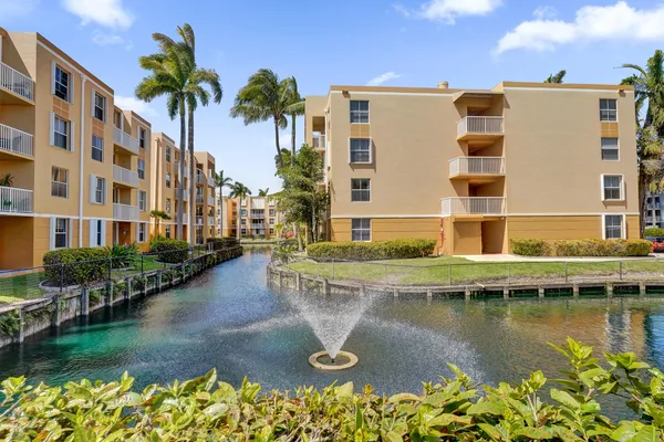 $2,300 | 1450 Southeast 3rd Avenue, Unit 305, Dania Beach, FL 33004
