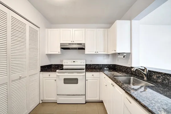 $2,300 | 1450 Southeast 3rd Avenue, Unit 305, Dania Beach, FL 33004