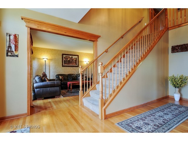 2731 Fairhauser Road Naperville, IL 60564 - Photo 2 of 20