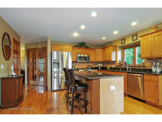 2731 Fairhauser Road Naperville, IL 60564 - Photo 5 of 20
