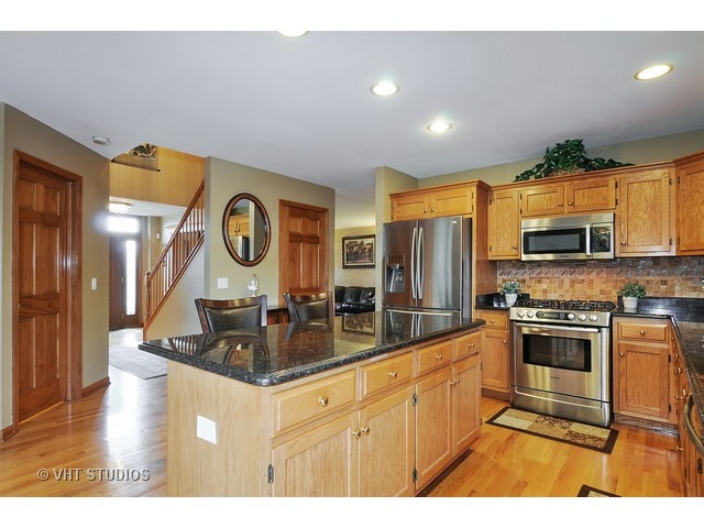 2731 Fairhauser Road Naperville, IL 60564 - Photo 6 of 20