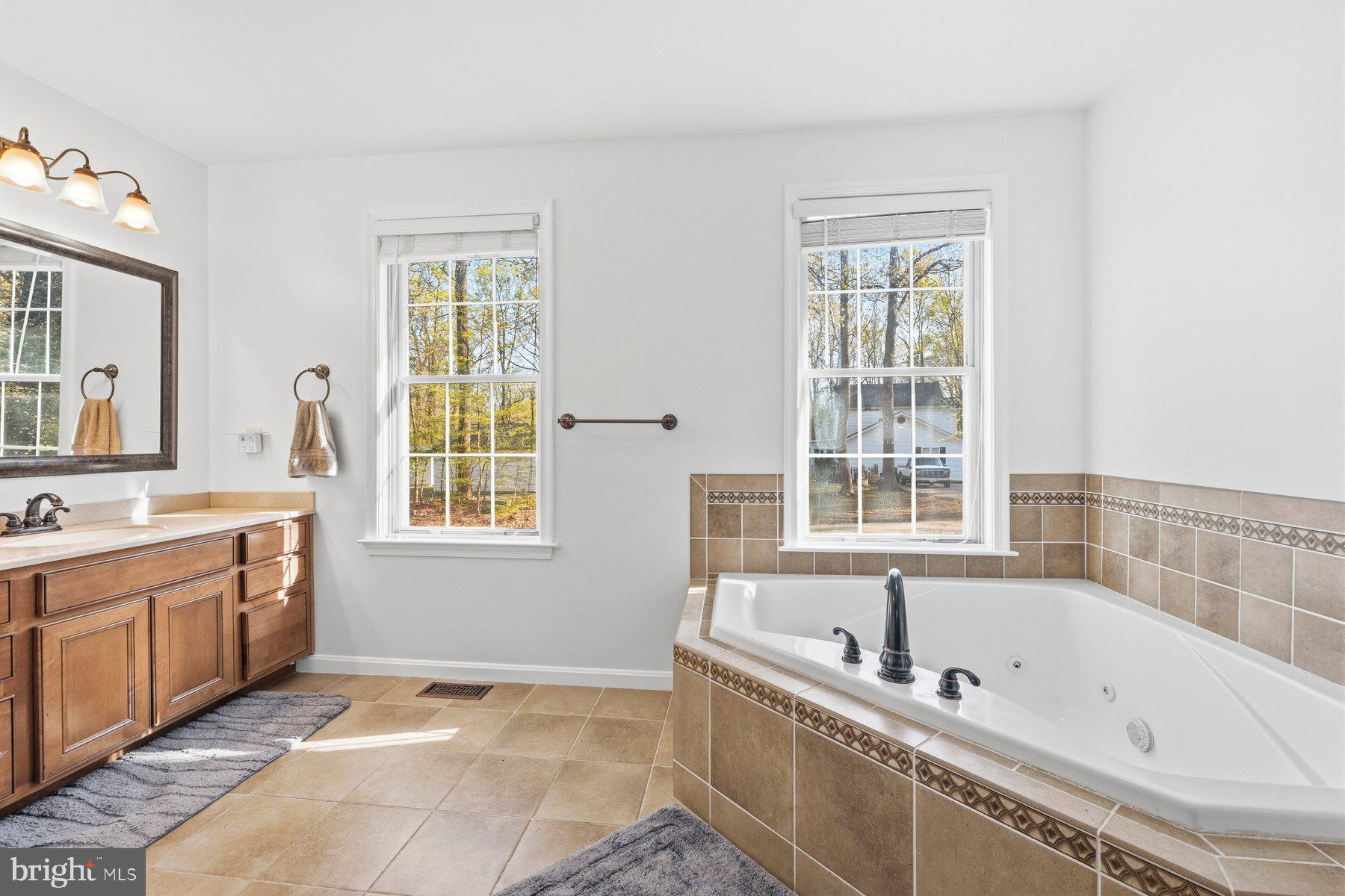9320 Sam Owing's Place Owings, MD 20736 - Photo 22 of 40 Primary bath w/jetted tub