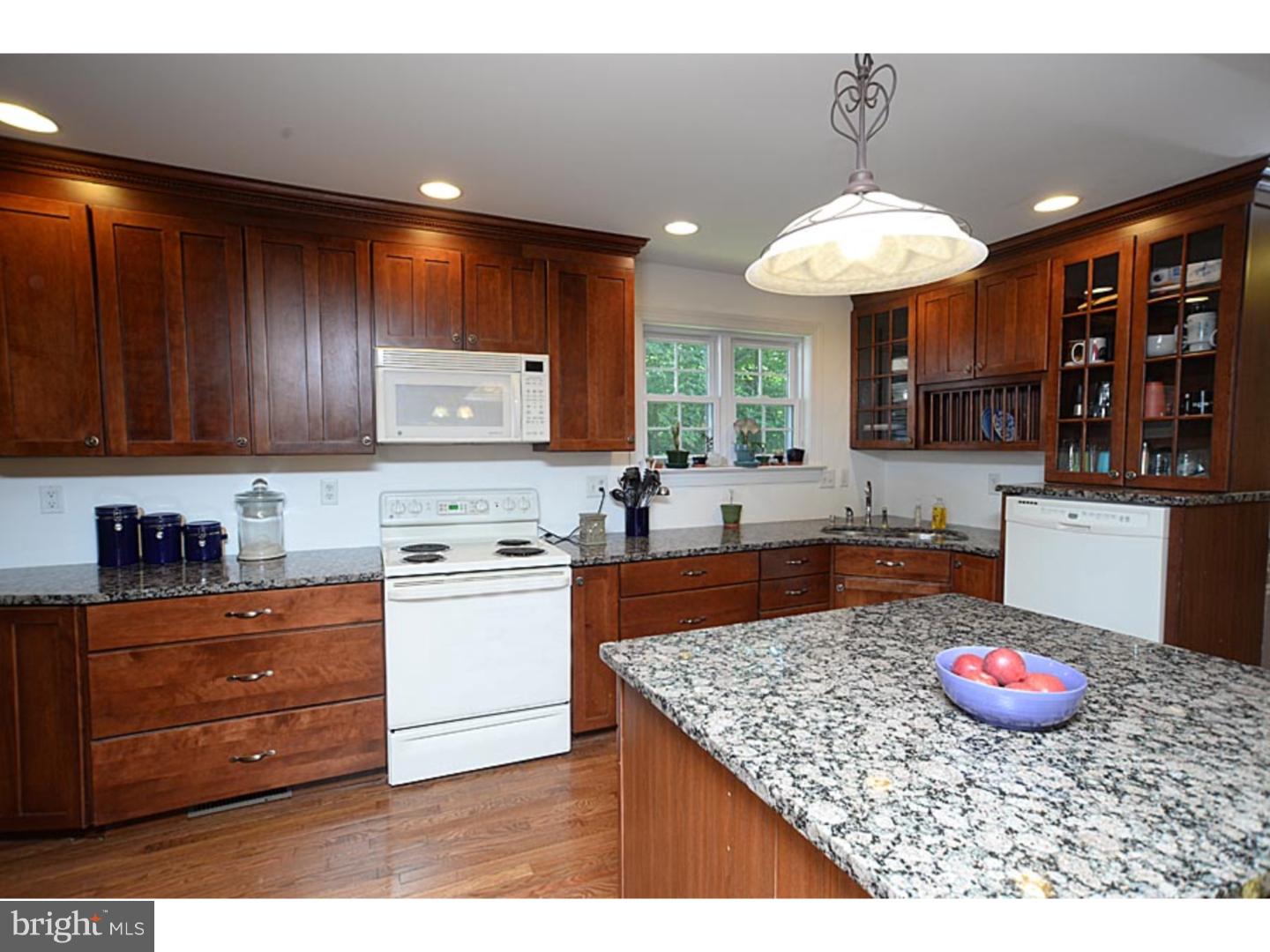417 Rennard Drive Exton, PA 19341 - Photo 8 of 18 Gallery Image 8