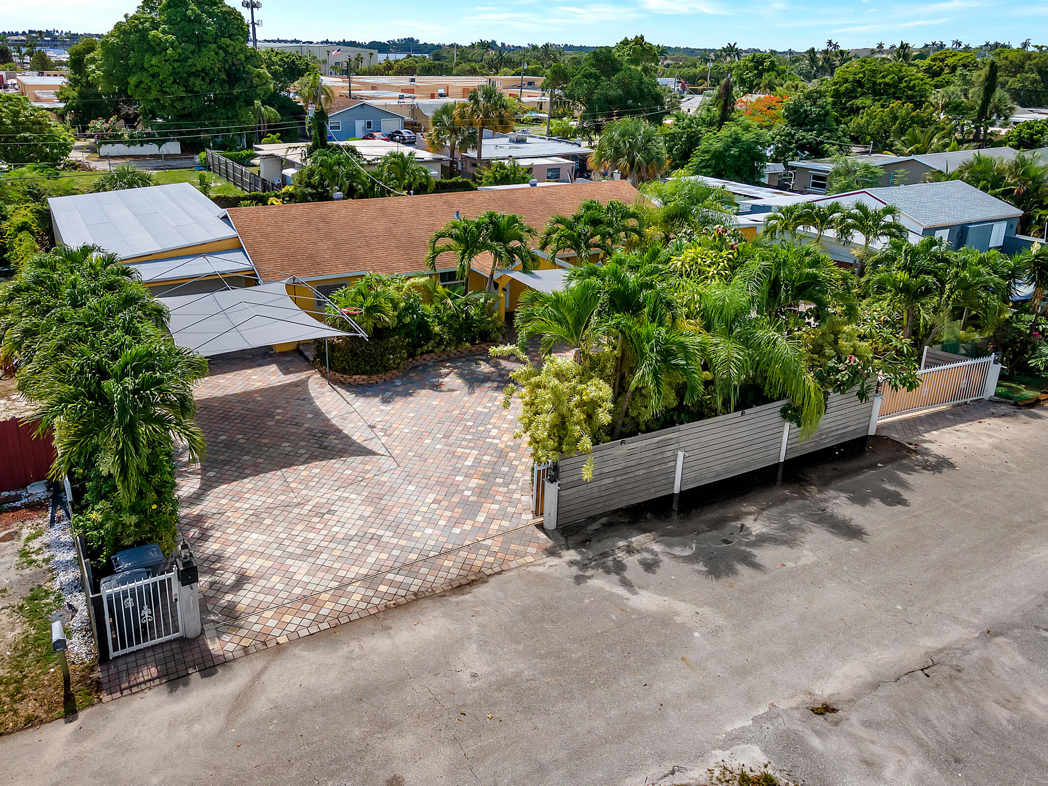 7776 Terrace Road Lake Worth, FL 33462 - Photo 11 of 52 7776 - 008