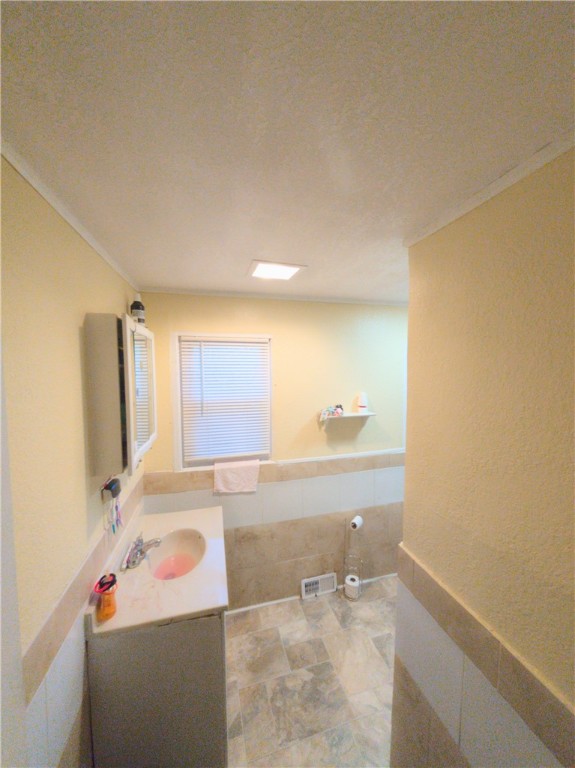 57 Durnan Street Rochester, NY 14621 - Photo 3 of 17 Bathroom