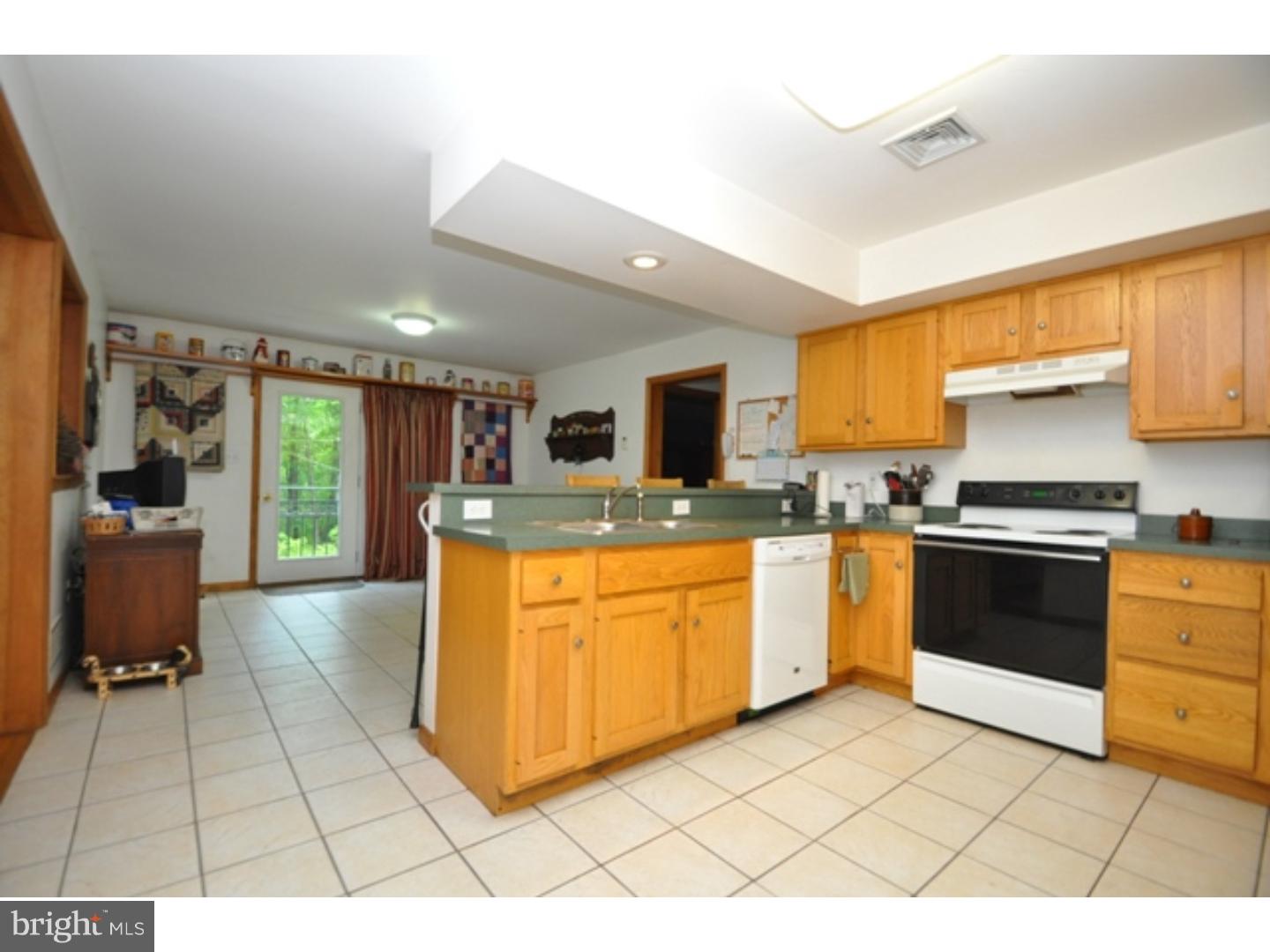506 Walker Road Macungie, PA 18062 - Photo 10 of 24 Gallery Image 10