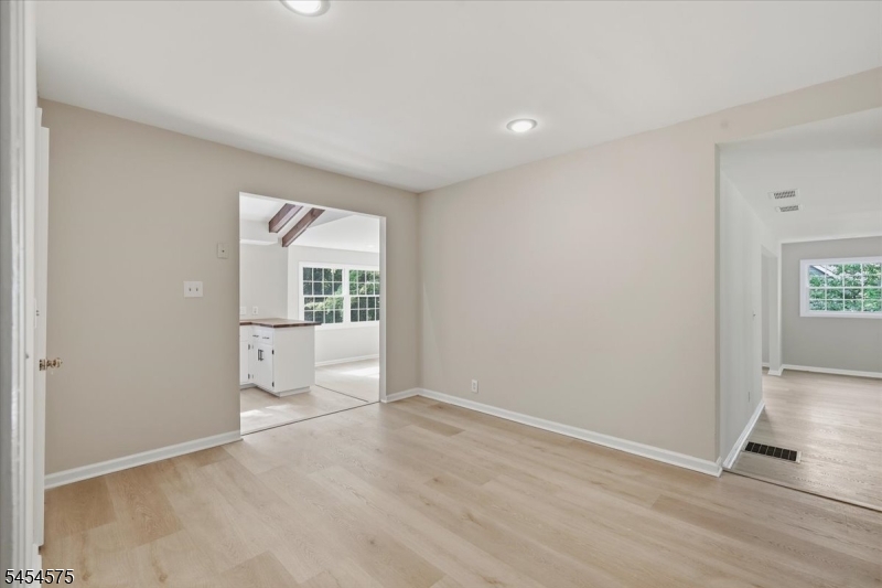 27 Inwood Road Berkeley Heights, NJ 07922 - Photo 22 of 40 Gallery Image 22