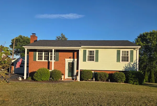 $419,950 | 1055 Broadhill Drive, Vinton, VA 24179