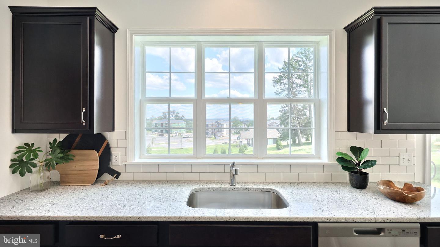 828 Kimmerlings Road Lebanon, PA 17046 - Photo 6 of 23 Gallery Image 6
