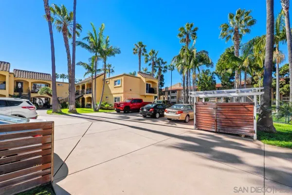 $744,000 | 1915 Emerald Street, Unit F, San Diego, CA 92109