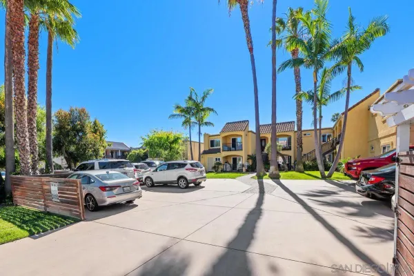 $744,000 | 1915 Emerald Street, Unit F, San Diego, CA 92109